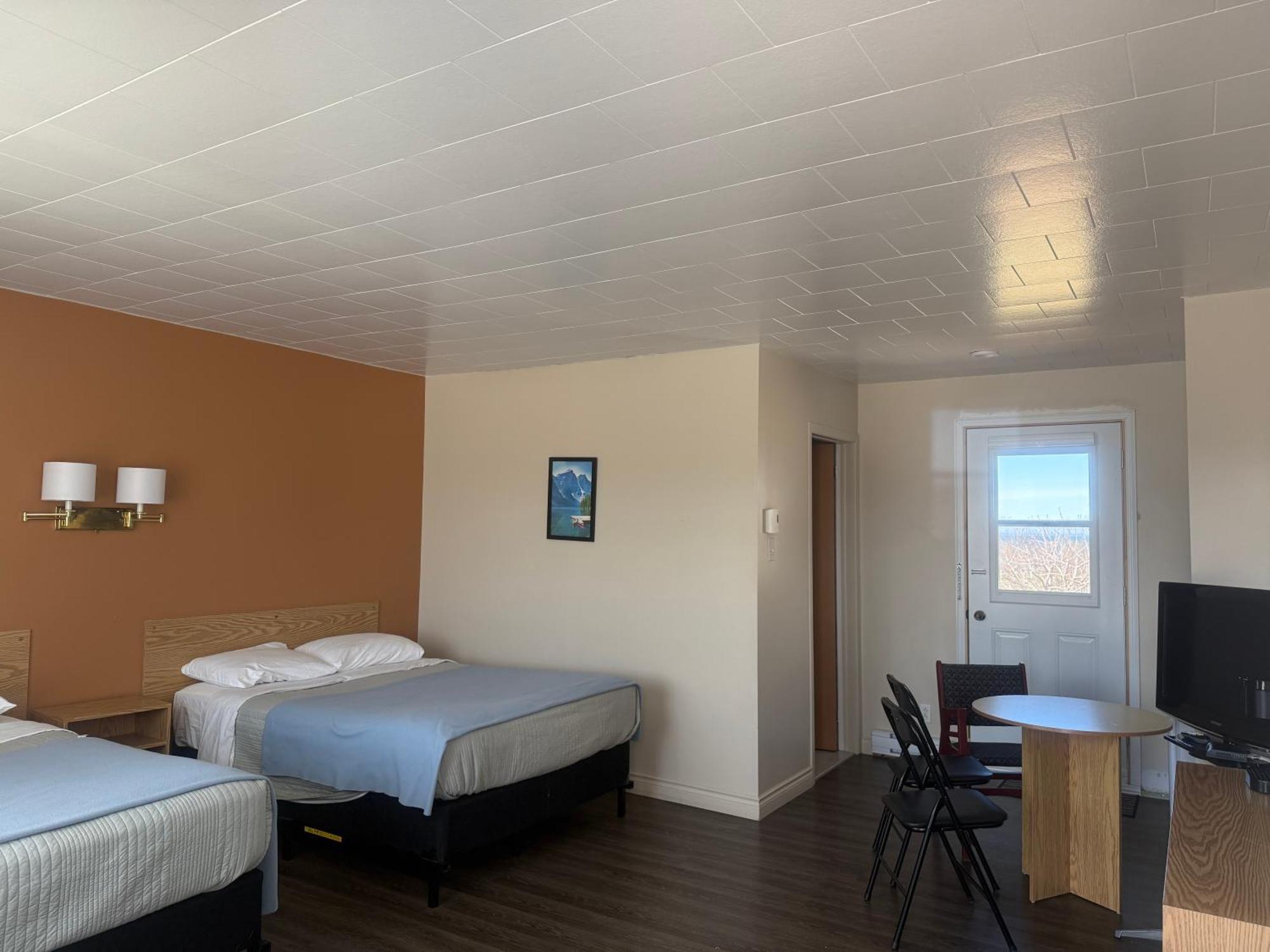 Le Campagnard Hotel Matane Exterior photo
