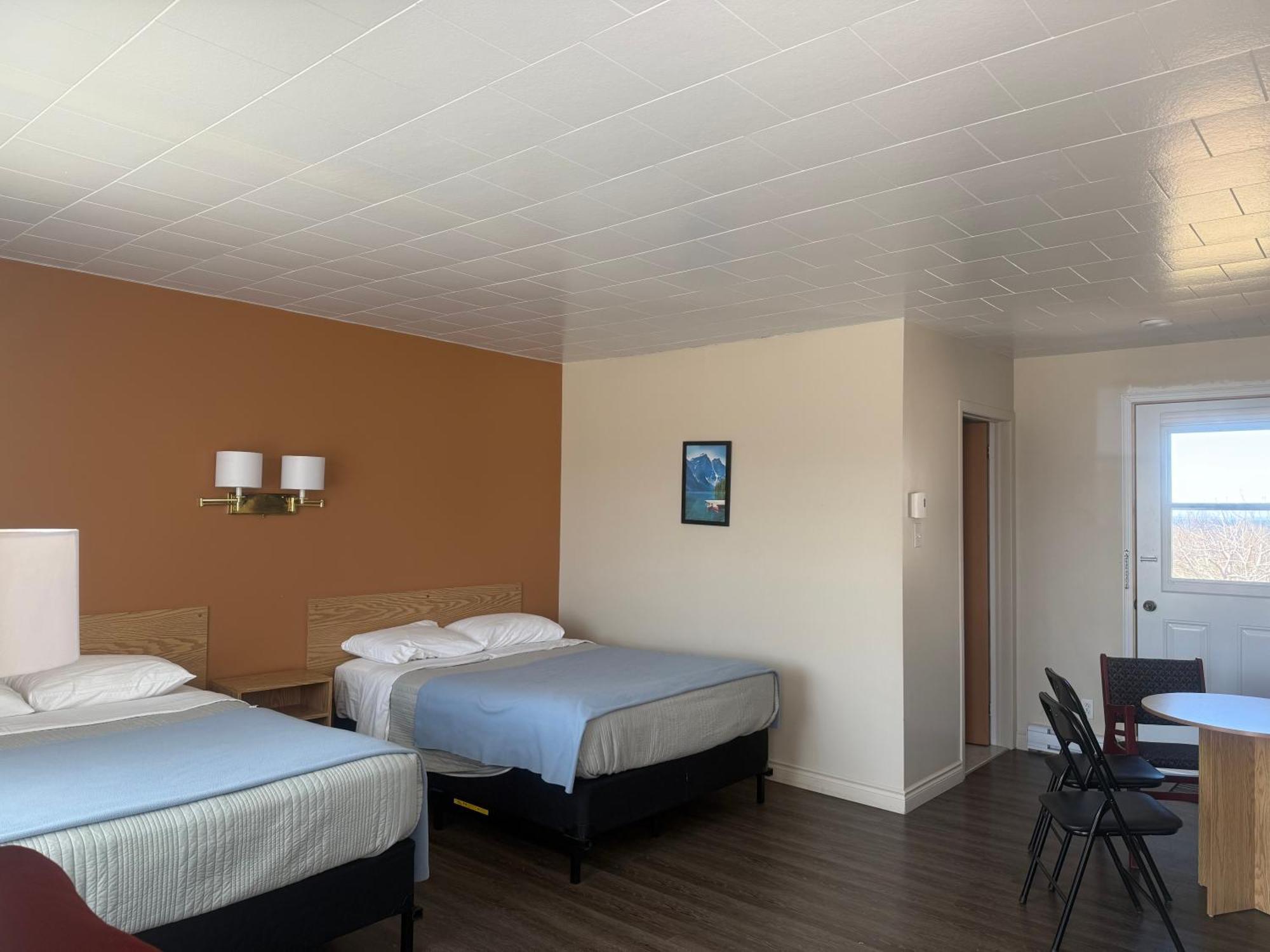 Le Campagnard Hotel Matane Exterior photo